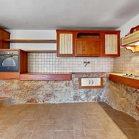 فندق Near Garda With Private Pool